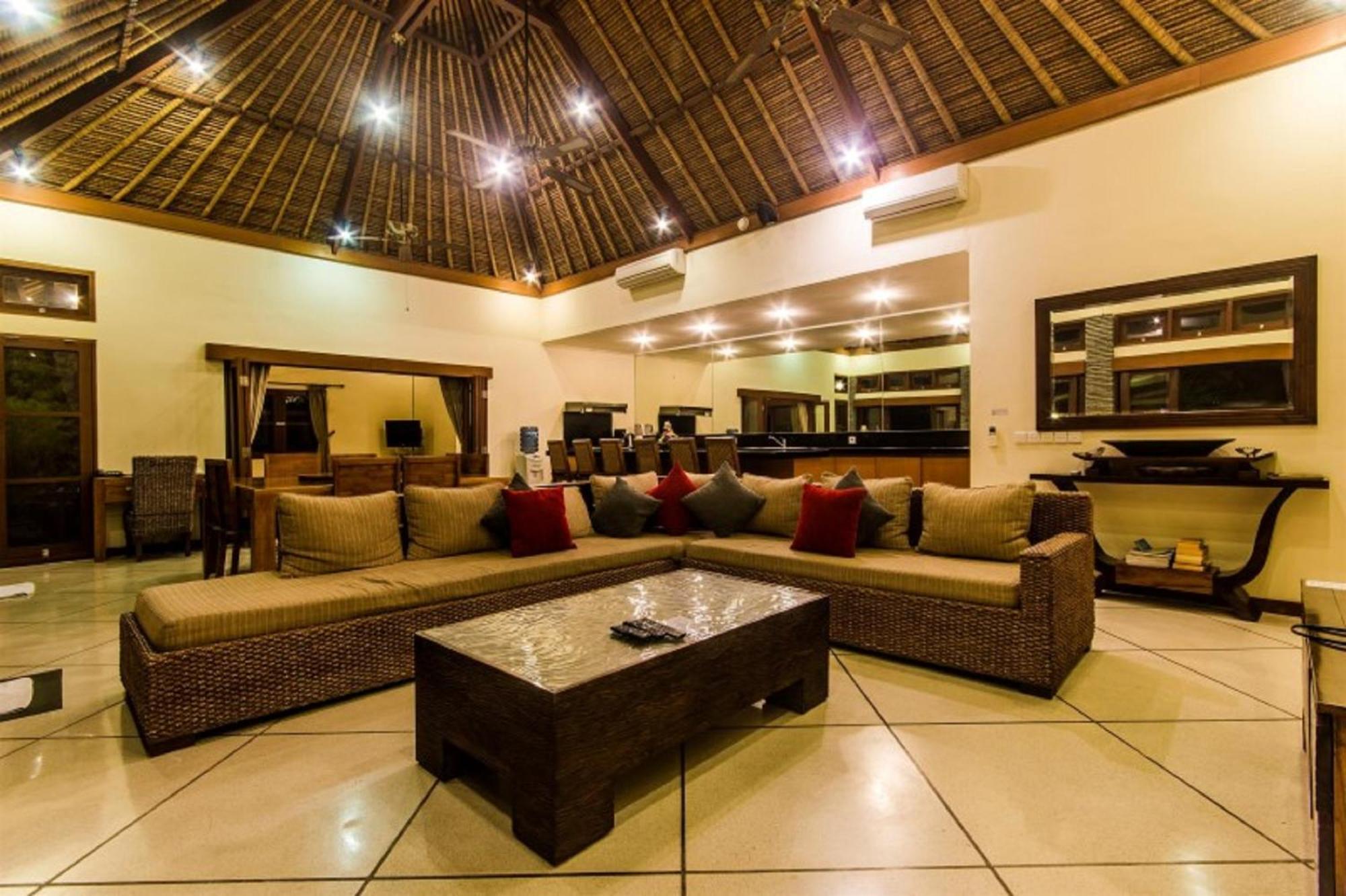 Luxury Villa Antan Central Seminyak ภายนอก รูปภาพ